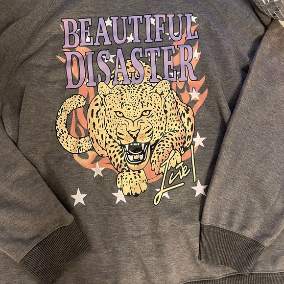 BRAND NEW boutique sweatshirt! so cute! 🤍 - Picture 2 of 2